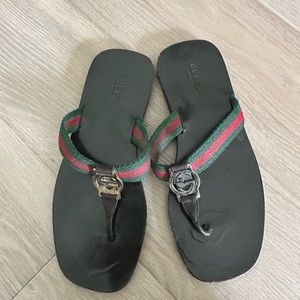Gucci GG red & green thong sandal size 36